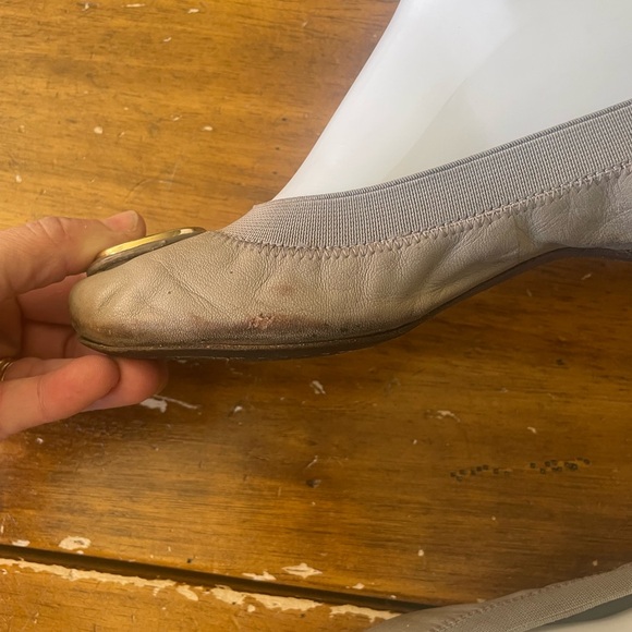 Tory Burch Caroline Gray Leather Ballet Flats Elastic Ankle Shoes Size 8.5 - Picture 5 of 11